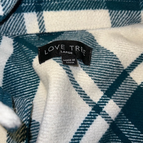 Shacket - Picture 2 of 2